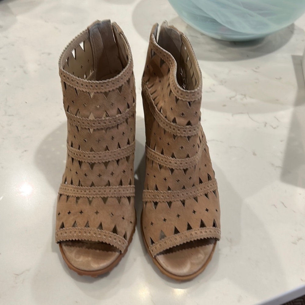 Via Spiga Camel booties, size 9